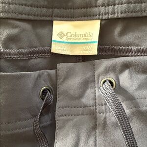Columbia BRAND NEW hiking pants SIZE 18W